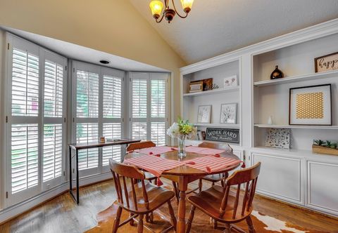 อื่นๆ Chic Atlanta Retreat w/ Patio & Outdoor Dining!