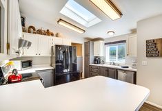 その他 7 Riverfront Home w/ Deck, Near Mount Rainier!