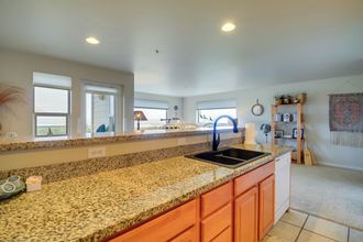 Khác 4 Walk to Beach: Panoramic Splendor Westport Condo