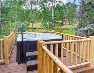 Lain-lain 2 Conifer Log Cabin Rental w/ Private Hot Tub & Pond