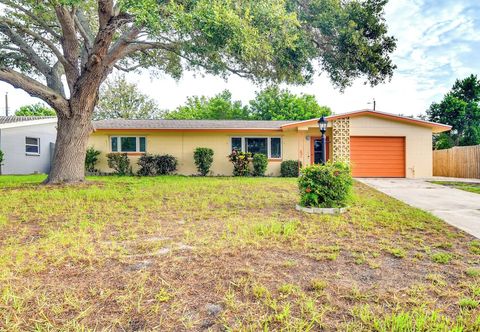 Others 3 Mi to Beach: Seminole Retreat w/ Patio