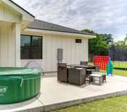 อื่นๆ 6 Updated New Braunfels Home w/ Fire Pit!