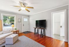 Others 5 Charming Eugene Retreat: Private Hot Tub & Yard!