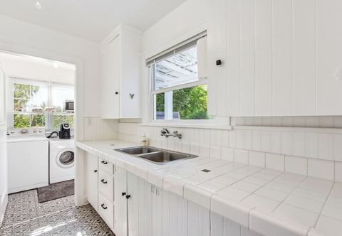 Others Charming Eugene Retreat: Private Hot Tub & Yard!