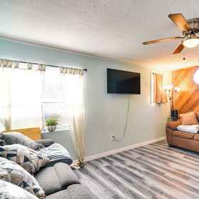 Interior 1 Remodeled Seminole Apt + Yard: 3 Mi to Beach!, Suncoast Seabird Sanctuary Hotels