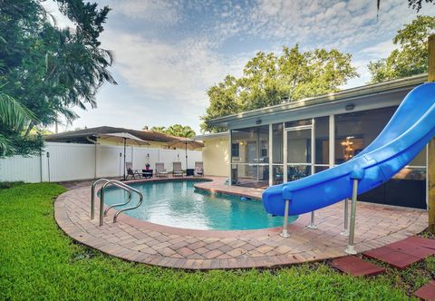 Lainnya Private Pool, Slide & Treehouse: Largo Retreat