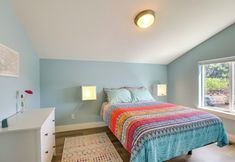 Others 4 Colorful Bend Home w/ Yard & Fire Pit!