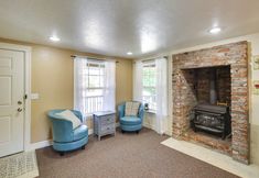 기타 3 Coastal Lincoln City Home w/ Spacious Deck!