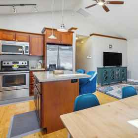 Interior1塔科馬愉快度假屋:距歐文海灘 7 英里!,BJ's Bingo飯店