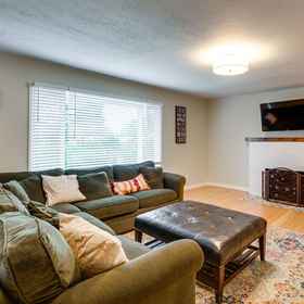 Primary image1Tacoma Vacation Rental w/ Outdoor Fireplace,BJ's Bingo飯店