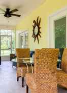 Primary image Dog-friendly Navarre Retreat w/ Screened-in Porch!