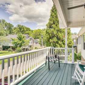 Primary image 1 마을 근처 데크 및 온수 욕조가 있는 피전 포지 홈!, 더 아일랜드 인 피전 포지 호텔