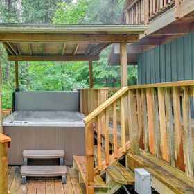 Interior1Peaceful Mt. Hood Cabin w/ Hot Tub & Fire Pit!,The Courses at Resort at the Mountain飯店