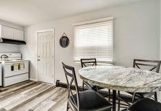 Others 7 Rochester Retreat Near Parks, Entertainment & More