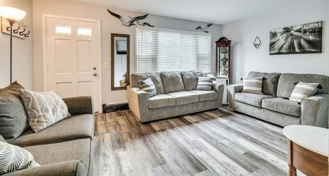 Others 2 Rochester Retreat Near Parks, Entertainment & More