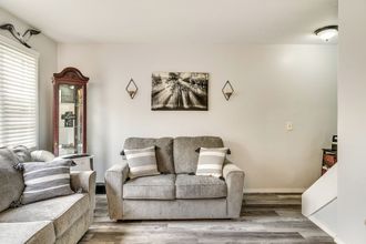 Lain-lain 4 Rochester Retreat Near Parks, Entertainment & More