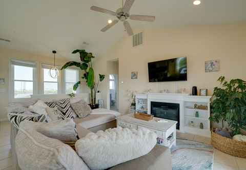 Lainnya Pet-friendly Surf City Vacation Rental w/ Fire Pit