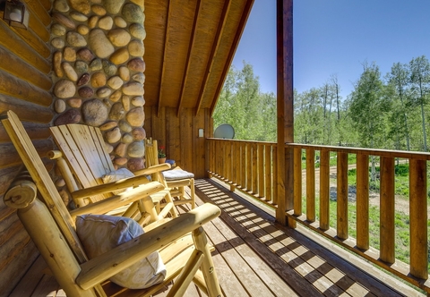 Lain-lain Remote Cedar City Cabin w/ Deck, Views, Fireplaces