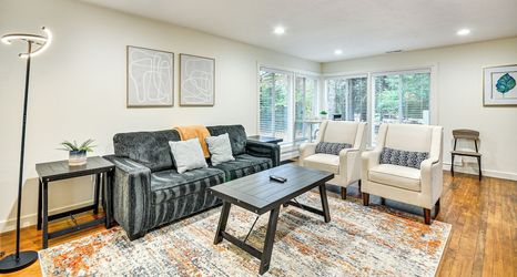 อื่นๆ 2 Modern Home w/ Spacious Yard in Beaverton!