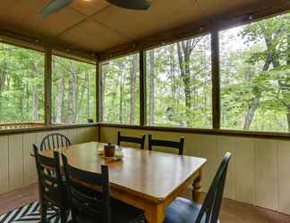 Others 2 Lake Ariel Vacation Rental: Screened Porch & Grill