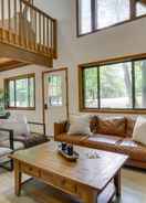 Primary image Lake Ariel Vacation Rental: Screened Porch & Grill