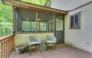 Others 7 Lake Ariel Vacation Rental: Screened Porch & Grill