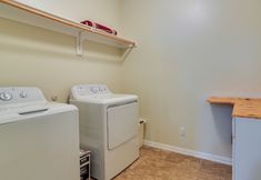 Others 7 ~ 10 Mi to Dtwn Mckinney: Home w/ Patio & Yard