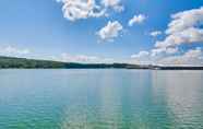 Others 6 Lakefront Escape w/ Boat Slip on Table Rock Lake!
