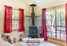 其他 5 Pools & Ski Access: Lackawaxen Cottage w/ Deck!