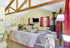 其他 4 Pools & Ski Access: Lackawaxen Cottage w/ Deck!