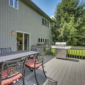 Interior1Warwick Vacation Rental w/ Private Yard & Fire Pit,Warwick Valley Winery飯店