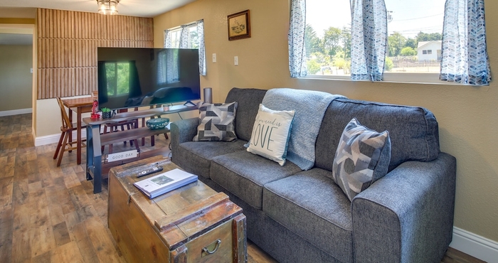 Lainnya Cozy Coos Bay Retreat w/ On-site Creek & Fishing!