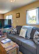 Primary image Cozy Coos Bay Retreat w/ On-site Creek & Fishing!
