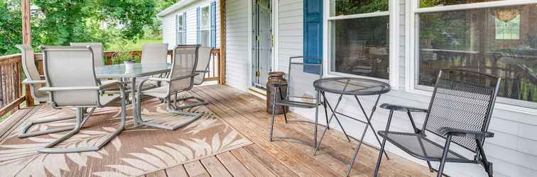 Lain-lain Charming Berwick Retreat w/ Gas Grill & Deck!