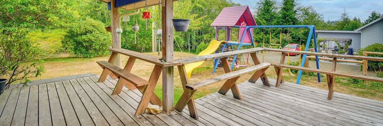 Others Cozy Washington Retreat w/ Deck, Walk to Beach!