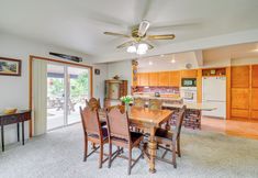 Others 6 Cozy Washington Retreat w/ Deck, Walk to Beach!