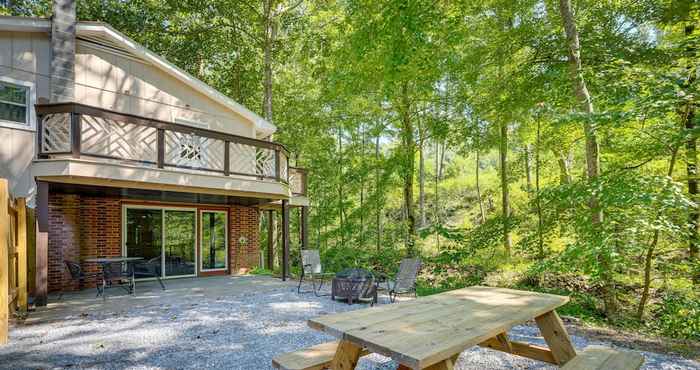 Others Creekside Butler Home w/ Fire Pit & Grill!