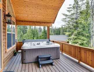 Others 2 Government Camp Vacation Rental w/ Private Hot Tub