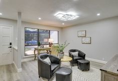 Lain-lain 3 Bedford Retreat w/ Private Pool & Gas Grill!