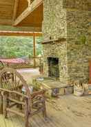 Primary image Topton Cabin w/ Hot Tub - 6 Mi to Nantahala Lake!