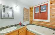 Others 7 Topton Cabin w/ Hot Tub - 6 Mi to Nantahala Lake!