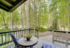 Others 3 Waterfront Home w/ Hot Tub & Fire Pit in Sunriver!