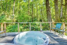 其他 Enchanting Arch Cape Retreat w/ Hot Tub, Fireplace