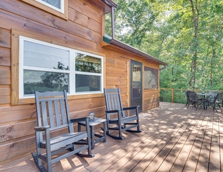 Lainnya 2 Mill Spring Log Cabin w/ Decks & Hot Tub!