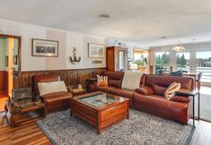 기타 5 Tacoma Home on Steilacoom Lake w/ Dock!