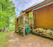 Others 3 Lakefront Cabin w/ Dock, Grill, 8 Mi to Munising!