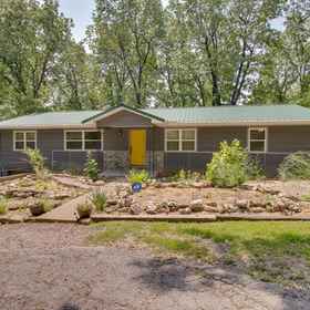 Primary image1Mountain Home Vacation Rental w/ Fire Pit & Deck!,阿肯色州別墅