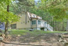 其他 Huguenot Retreat w/ Screened Porch & Lake Access!