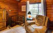 Others 7 Pisgah Forest Cabin w/ Mountain + Waterfall Views!