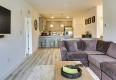 Others 2 Creek Access & Balcony: Lewes Home Near Beaches